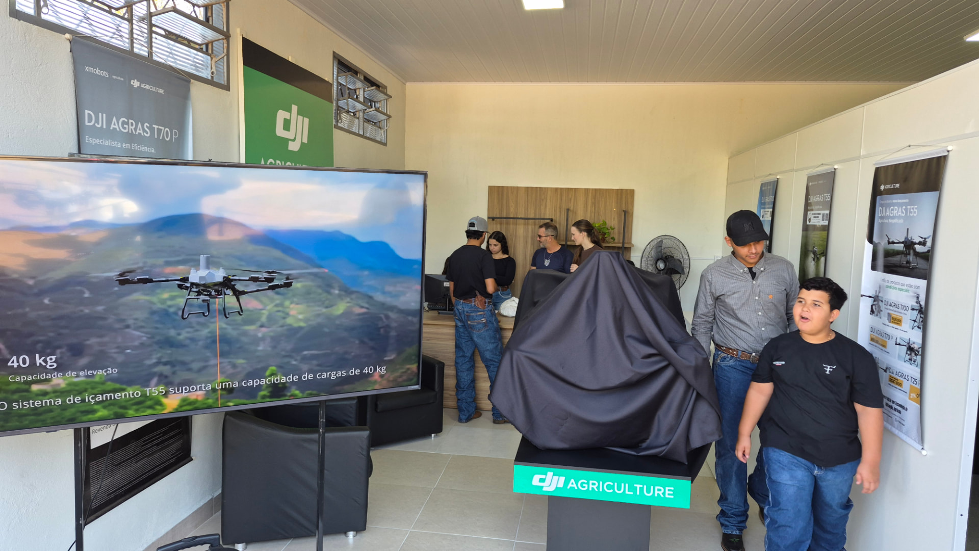 Loja DR Vulcan em Guaraci/SP — showroom da linha DJI Agras